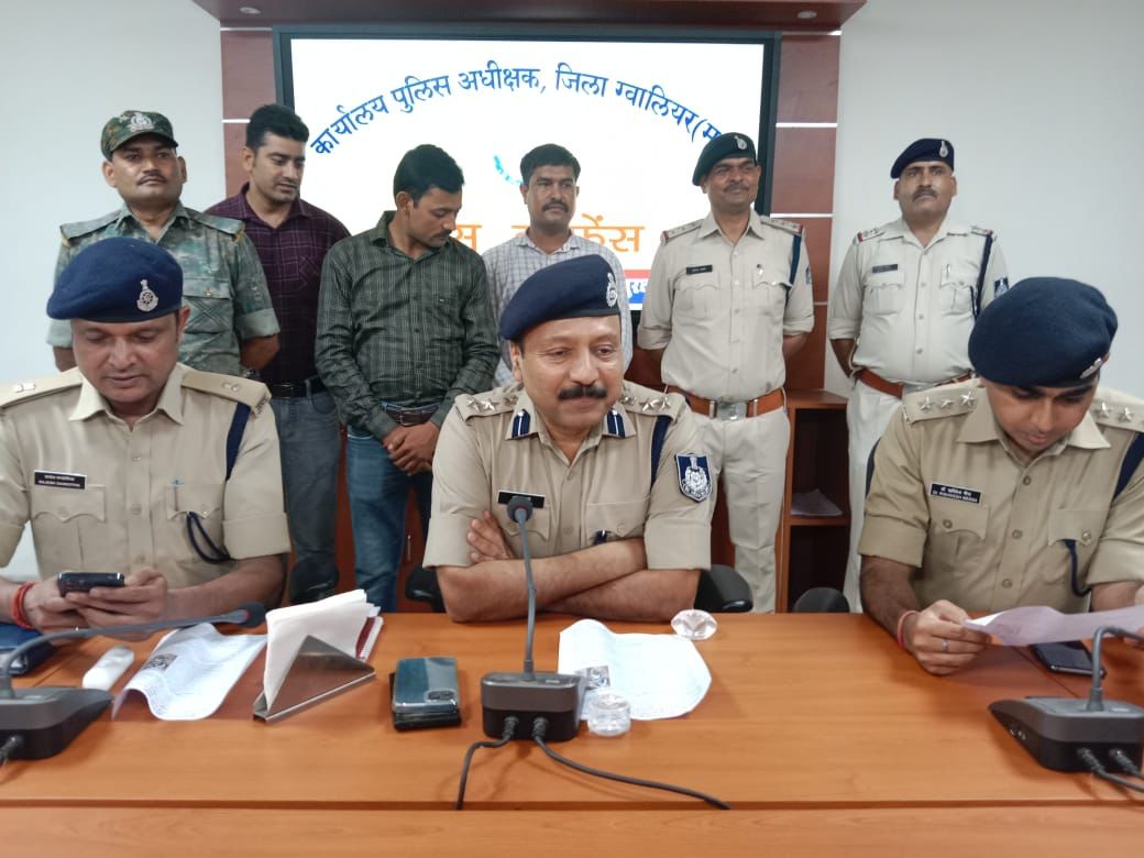 ग्वालियर पुलिस ने लुटेरों को किया गिरफ्तार दो लूटो का हुआ खुलासा