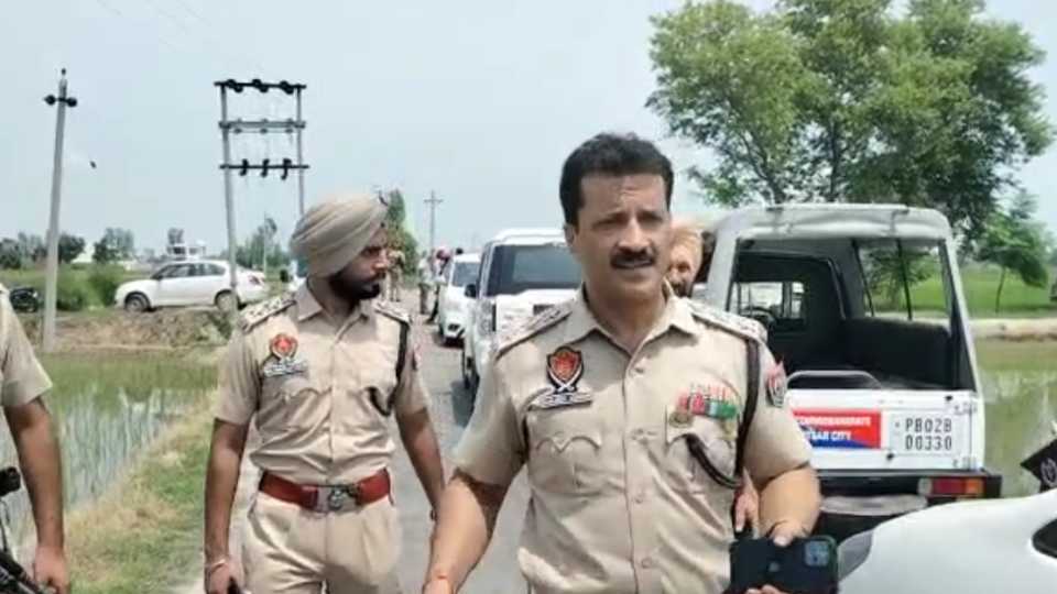 मूसेवाला हत्याकांड: मुठभेड़ में मारा गया एक गैंगस्टर, 100 राउंड से अधिक फायरिंग, दूसरा घिरा