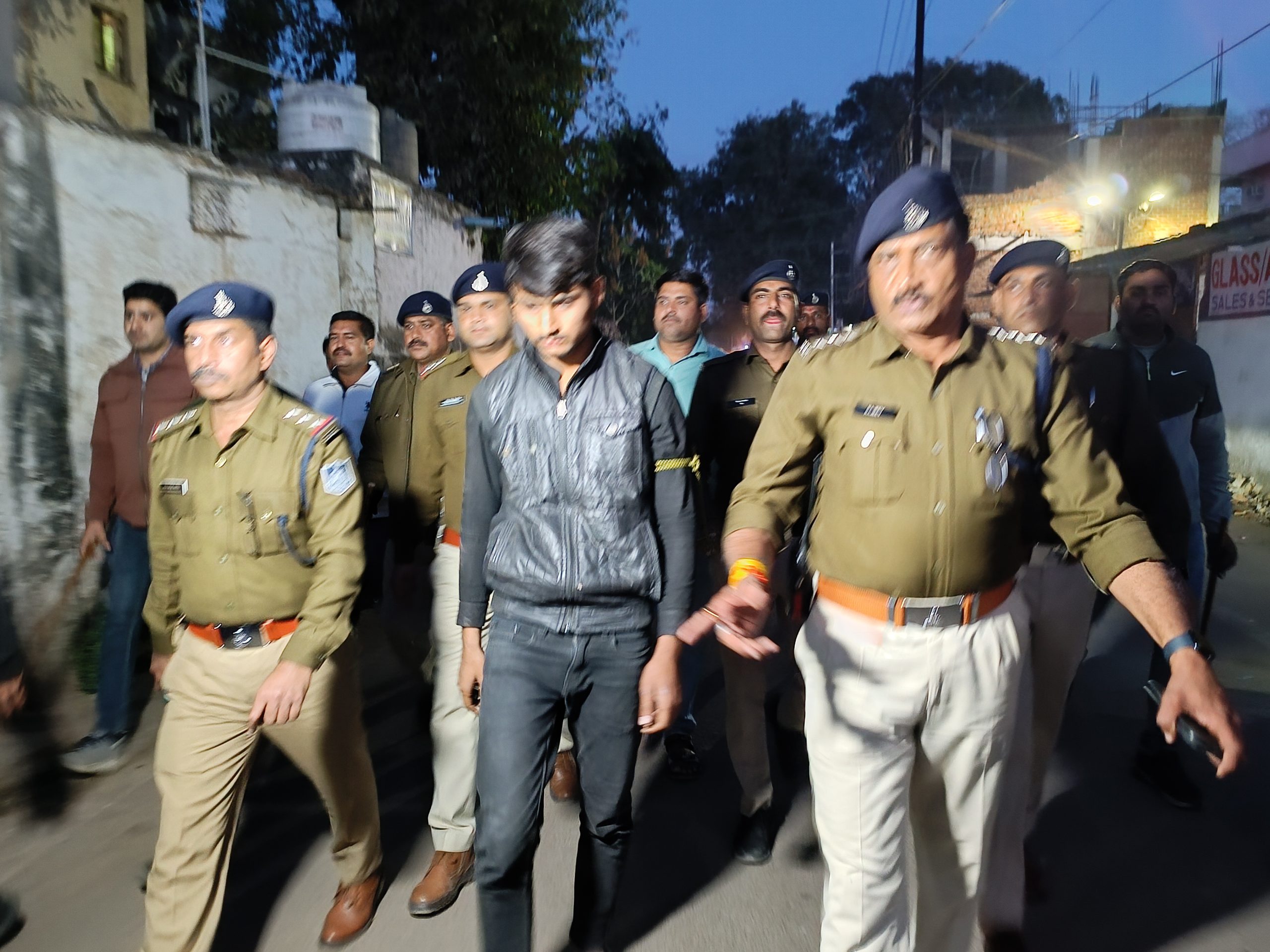 पुलिस ने शिवाय अपहरणकांड के मुख्य भूमिका निभाने वाले बदमाश का जुलूस निकाला
