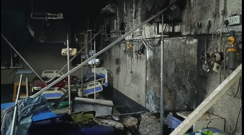 AC में शॉर्ट सर्किट से कमला राजा अस्पताल में लगी आग खिड़की तोड़कर मरीजों को दूसरे अस्पताल में किया भर्ती